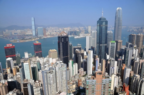 【回顧展望－香港樓市】天價大刁不絕 中環中心402億元售中資