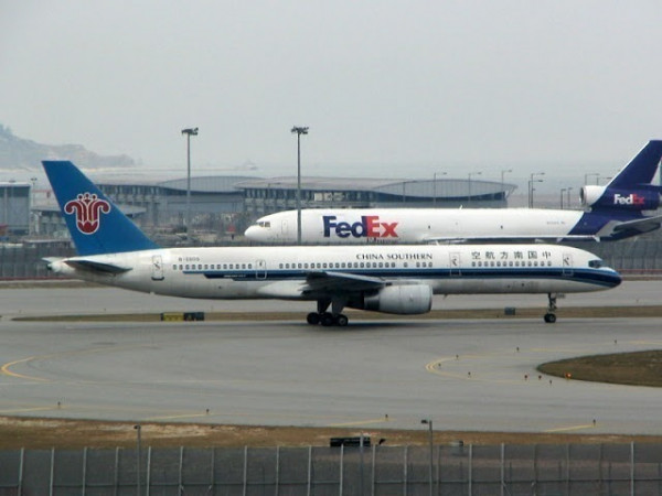 油價急插人幣強勢　國泰業績勝預期　航空股全線高飛