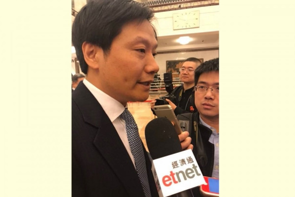 【兩會直擊】小米雷軍：不回應上市問題 同股不同權利網企港上市