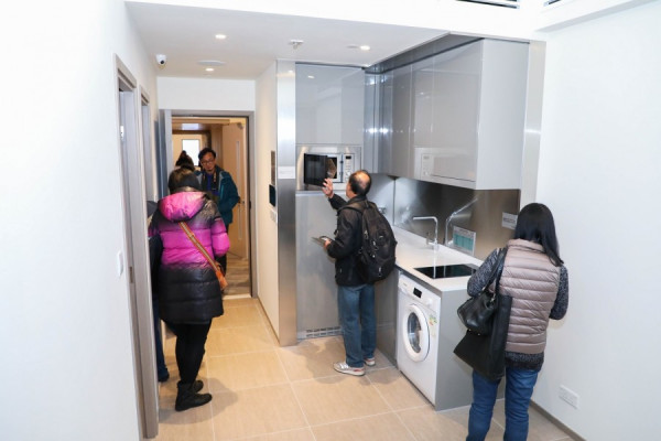 【磚頭火熱】郭思治：儲局放鴿本港樓市高企 恒地中長線望55元