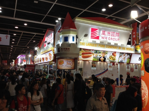 【貿易開戰】麥嘉嘉：貿戰未明「現金為王」 公用房託亦不應追入