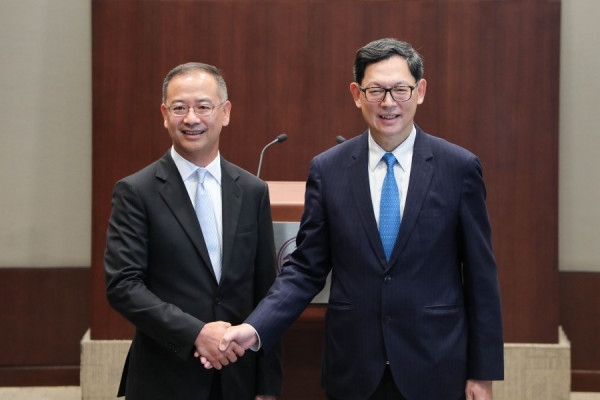 【金管局易帥】余偉文將接替陳德霖 10月出任金管局總裁