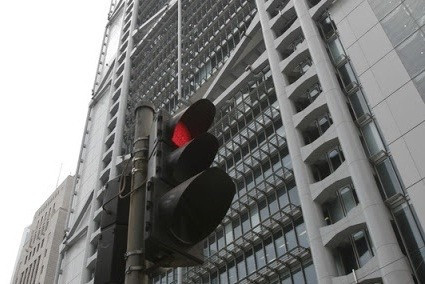 【大象零息】與渣打同撤回派息 滙控曾跌穿40元心理關口