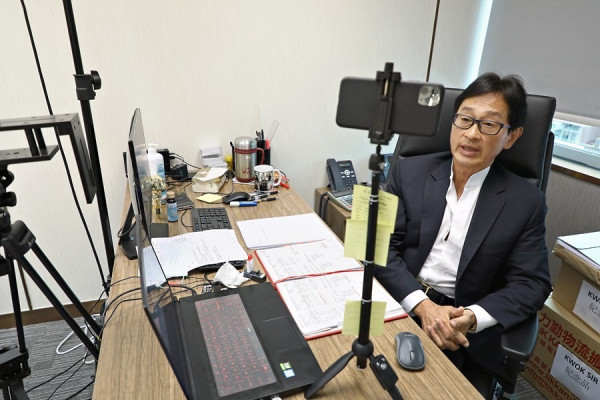 郭思治跨界做YouTuber：恒指疫後見40000點