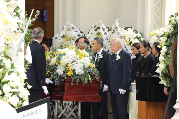 新地前主席郭炳湘出殯　政商重量級人士紛到場致哀（圖輯）
