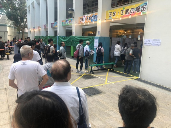 【區議會選舉】投票率71.2%創歷史新高 民主派穩奪過半議席