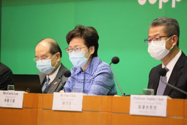 【特首薪酬】特首、司局長及特首辦主任減薪一成 為期一年