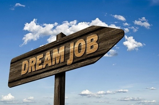 【FOCUS】「飯碗」掀起千重浪　dream job何處尋?