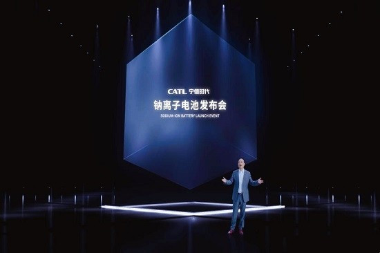 【FOCUS】「電池之王」再拋天量定增　後來者威脅漸埋身