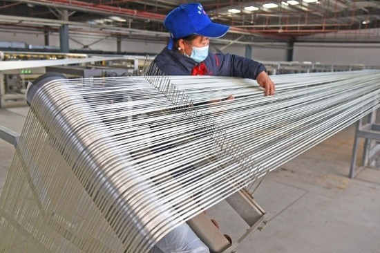 【FOCUS】PMI意外回升仍煩憂　強人幣助穩經濟大盤