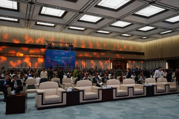 【烏鎮大會】互聯網大會規格遜往年 馬化騰滿場頻撲成熱點