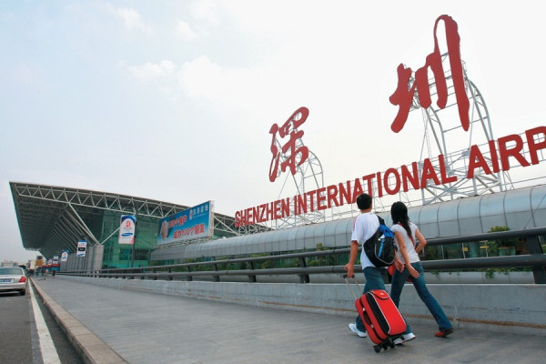 爭奪本港客流　深圳機場準備升空