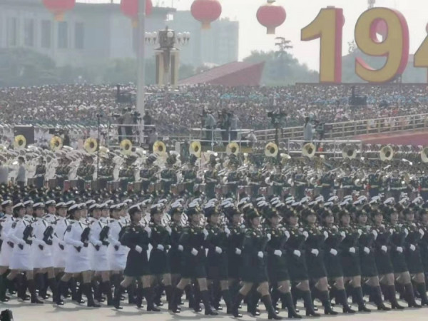 國慶閱兵直擊：歡樂氣氛濃 新型戰略核導彈展威懾力