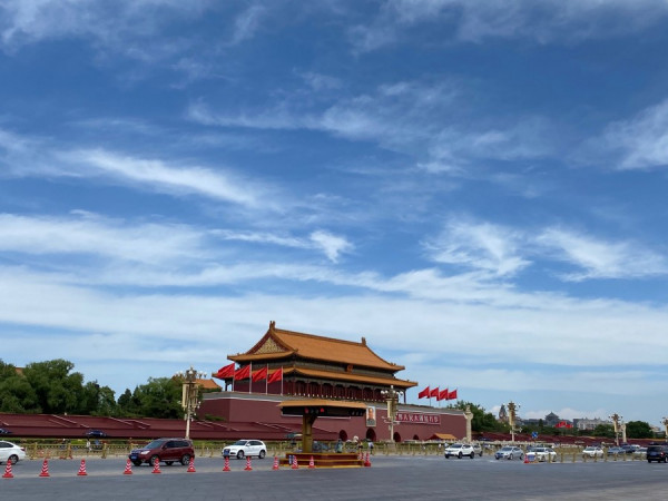 《神州經脈》中國對美實施對等制裁　監管提醒泡沫風險惟交投續熱