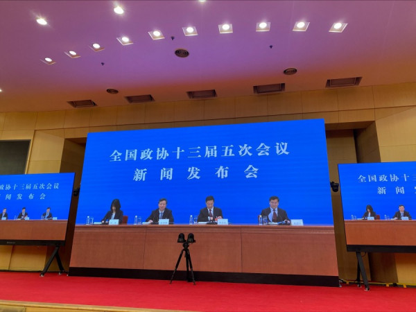 《神州經脈》財新服務業PMI顯著回落　連日收水滬指三千五不穩