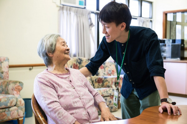 「腦」友記走出去延緩衰退    嗅覺味覺刺激喚回窩心記憶